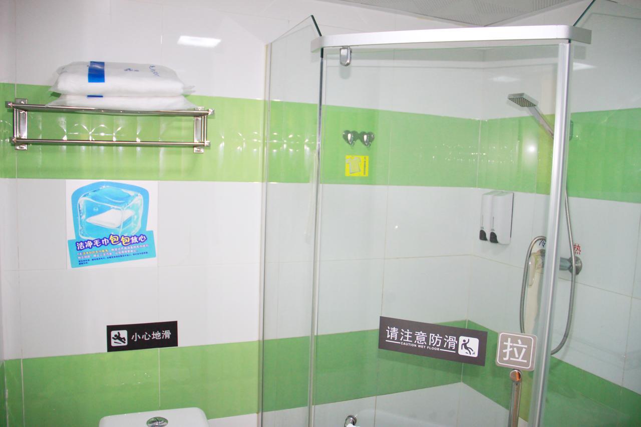 7Days Inn Guangzhou South Railway Station Huijiang Subway Station Exterior photo
